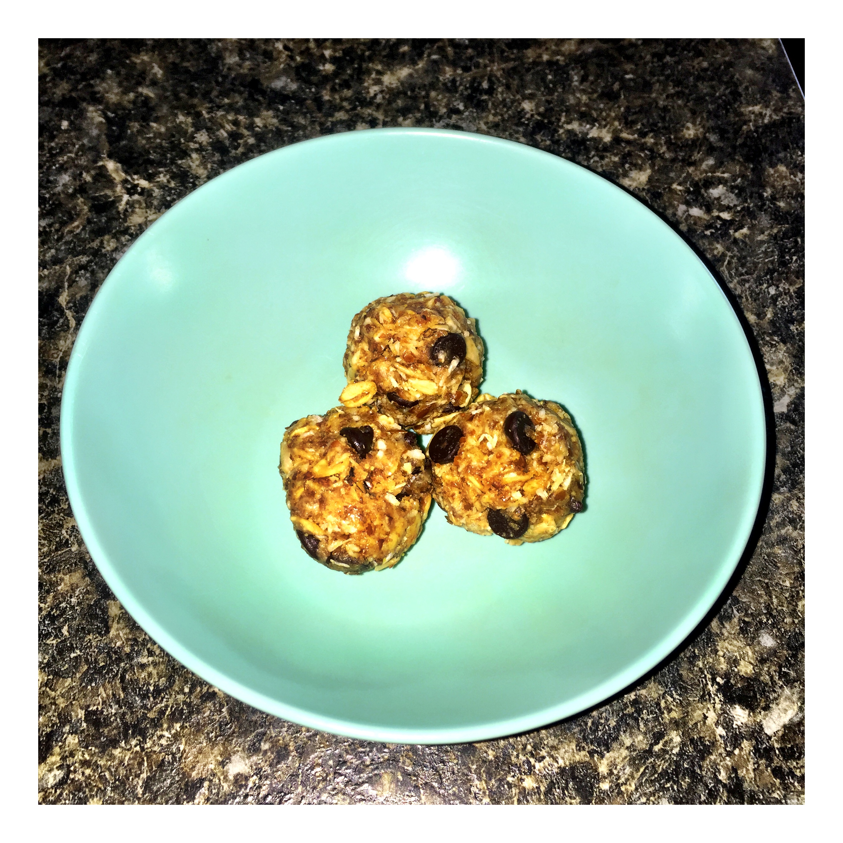 Steph’s Lazy Kitchen: PB & Choco Energy Bites